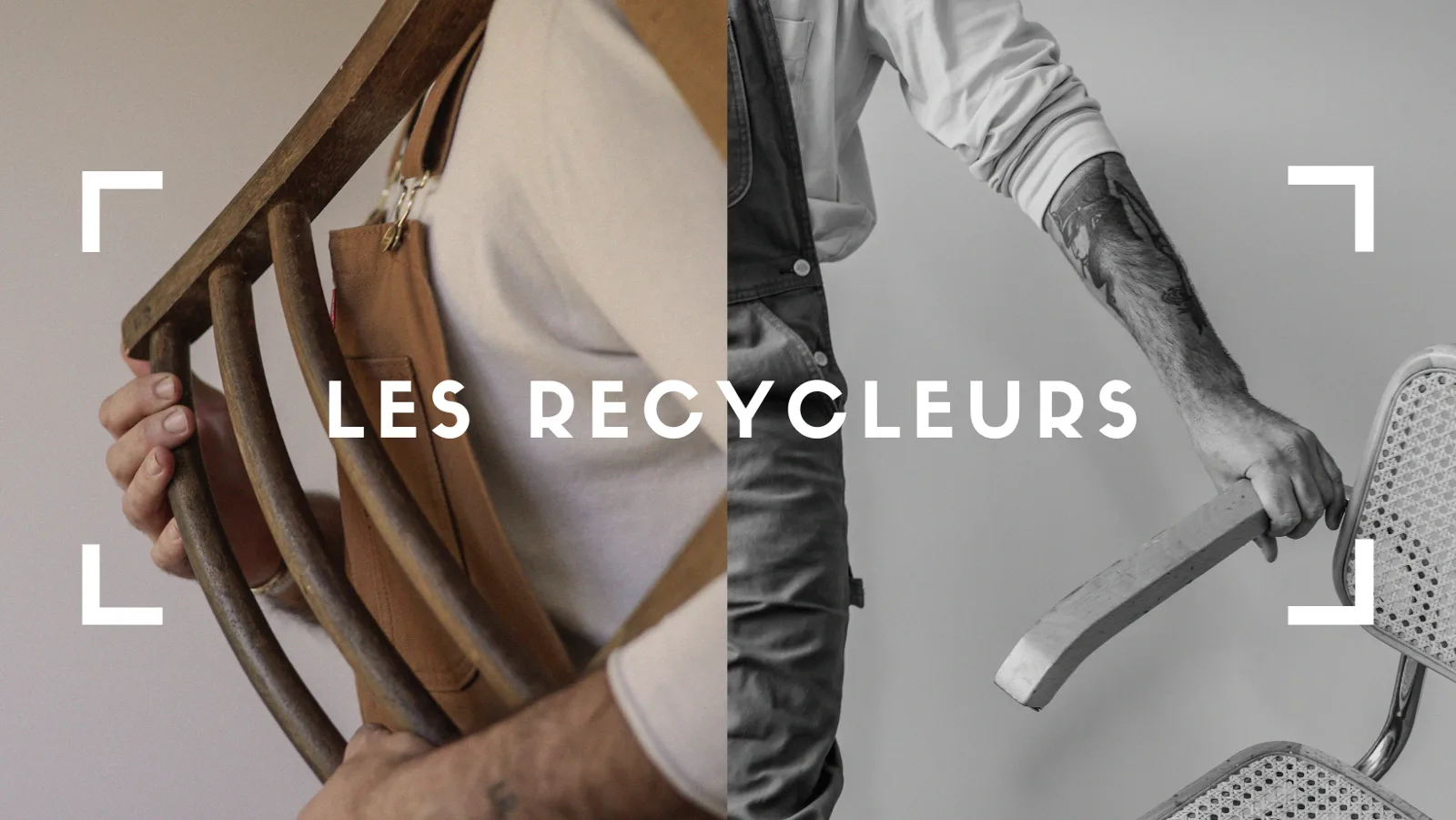 Deux chaises anciennes tenues par les Recycleurs, prêtes pour une seconde vie